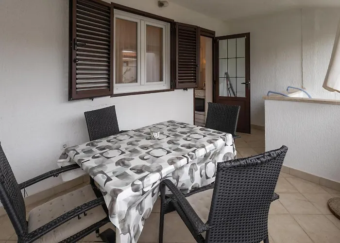 Apartment 1 Bedroom Cozy In Poreč