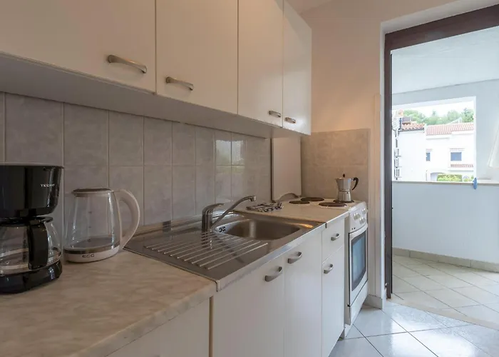 1 Bedroom Cozy In *