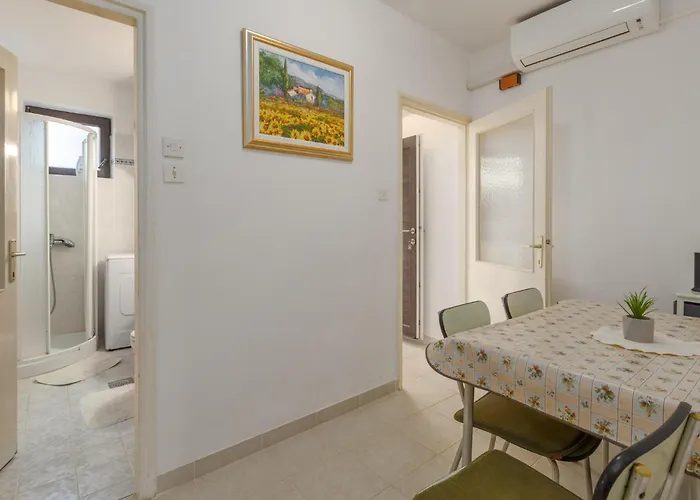 1 Bedroom Cozy In *