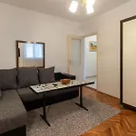 1 Bedroom Cozy In *