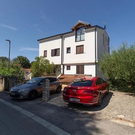 1 Bedroom Cozy In Apartament *