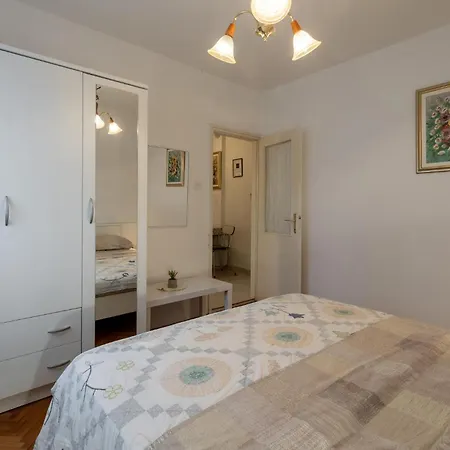 Apartament 1 Bedroom Cozy In *