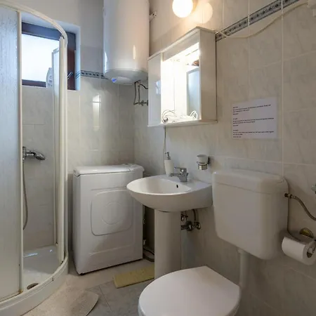 1 Bedroom Cozy In
