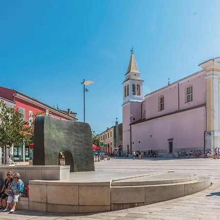 1 Bedroom Cozy In Apartamento Poreč