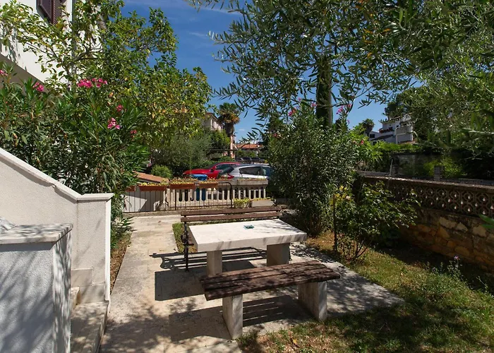 Apartamento 1 Bedroom Cozy In Poreč